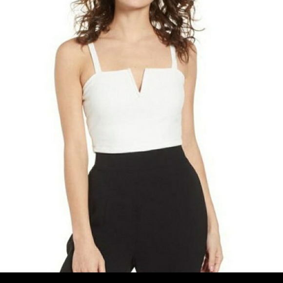 MADISON BERKELEY Tops - MADISON BERKELEY  WHITE WHITE V CROP TOP SMALL